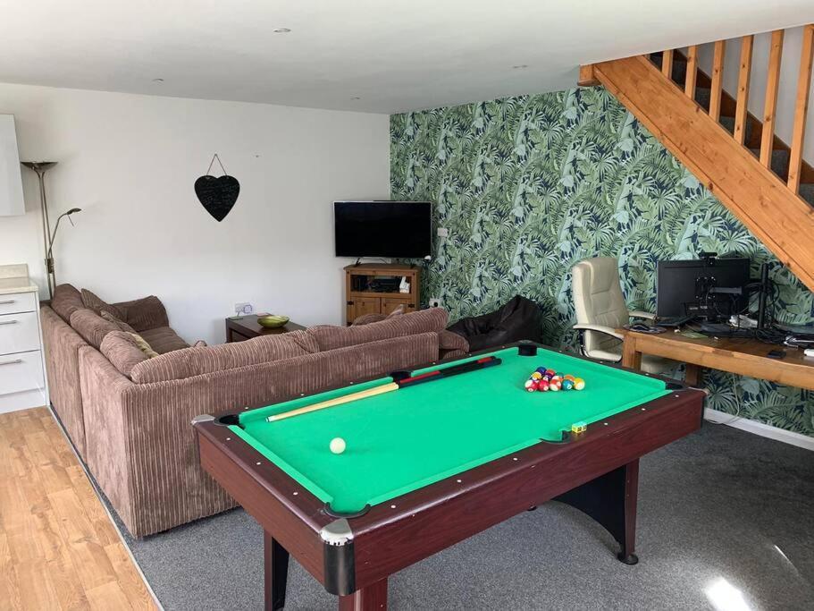 Cute 1 Bedroom House With Pool / Ping Pong Table. Biggleswade Exterior photo